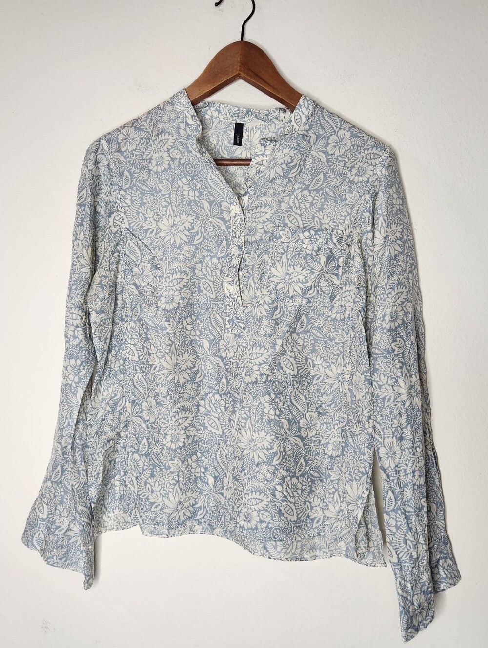 J. Crew Womens 100% Silk Blue White Half Button Blouse Floral